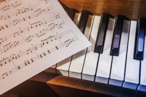 Comment lire une partition de piano pour débutants ?